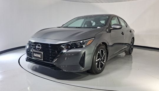 Nissan • Sentra