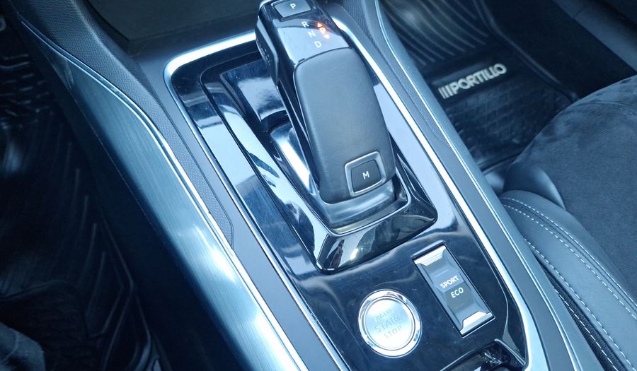 Peugeot 308 1.5 BLUEHDI AUTO 130 HP FELINE Hatchback 2019