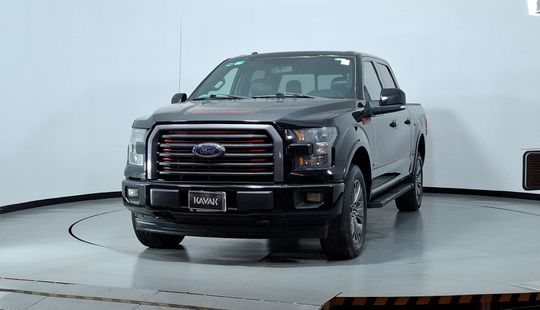 Ford • Lobo