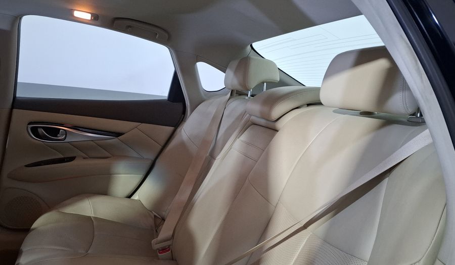 Infiniti M 3.7 PREMIUM AT Sedan 2013