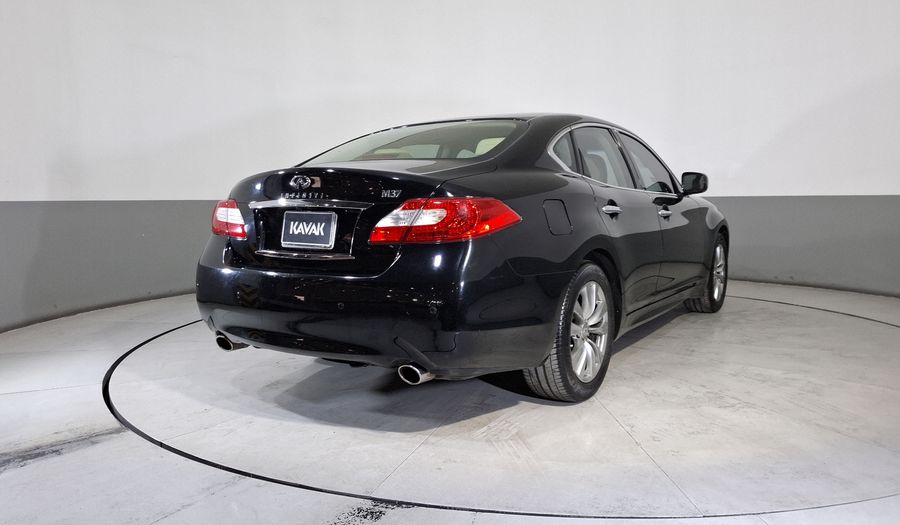 Infiniti M 3.7 PREMIUM AT Sedan 2013