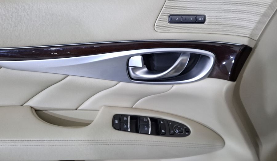 Infiniti M 3.7 PREMIUM AT Sedan 2013