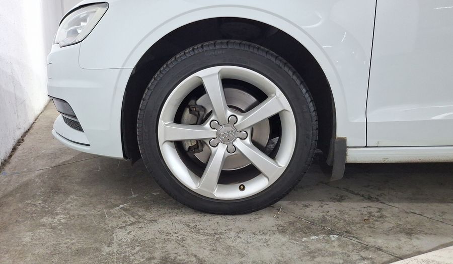 Audi A3 1.8 TFSI AMBIENTE S TRONIC Sedan 2016