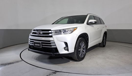 Toyota • Highlander