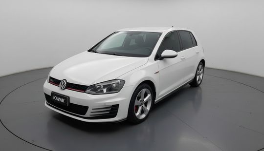 Volkswagen • Golf