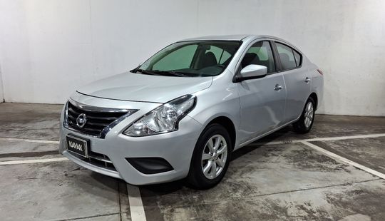 Nissan • Versa