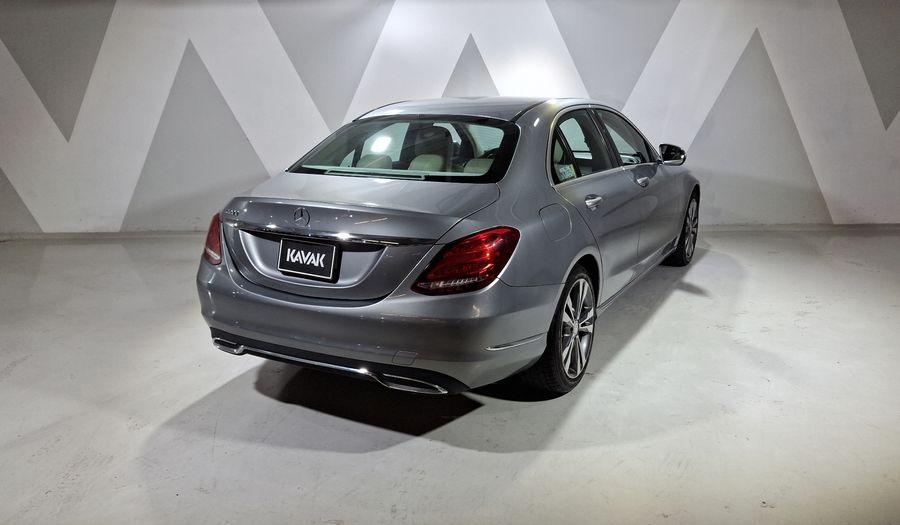 Mercedes Benz Clase C 2.0 200 CGI SPORT AT Sedan 2015