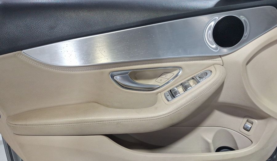 Mercedes Benz Clase C 2.0 200 CGI SPORT AT Sedan 2015