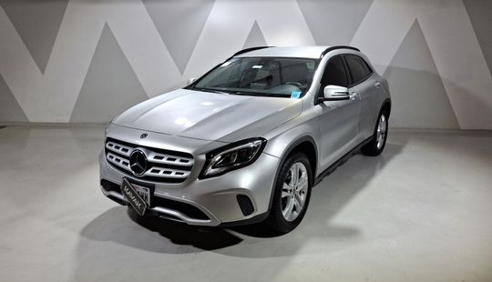Mercedes Benz • Clase GLA