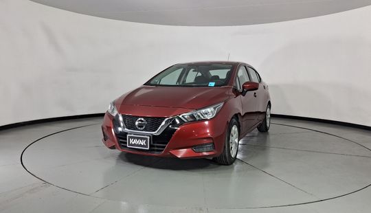 Nissan • Versa