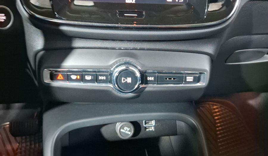 Volvo Xc40 2.0 T4 MOMENTUM AUTO Suv 2022