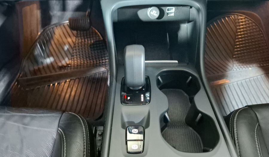 Volvo Xc40 2.0 T4 MOMENTUM AUTO Suv 2022