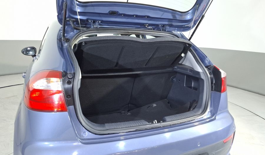 Kia Rio 1.6 EX MT Hatchback 2016