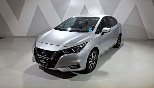 Nissan • Versa