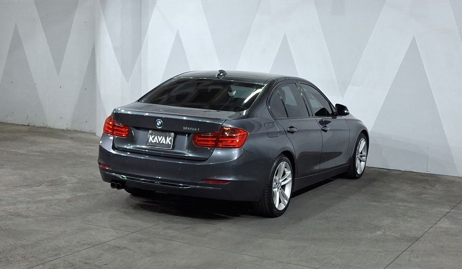 Bmw Serie 3 2.0 328IA SPORT LINE Sedan 2013