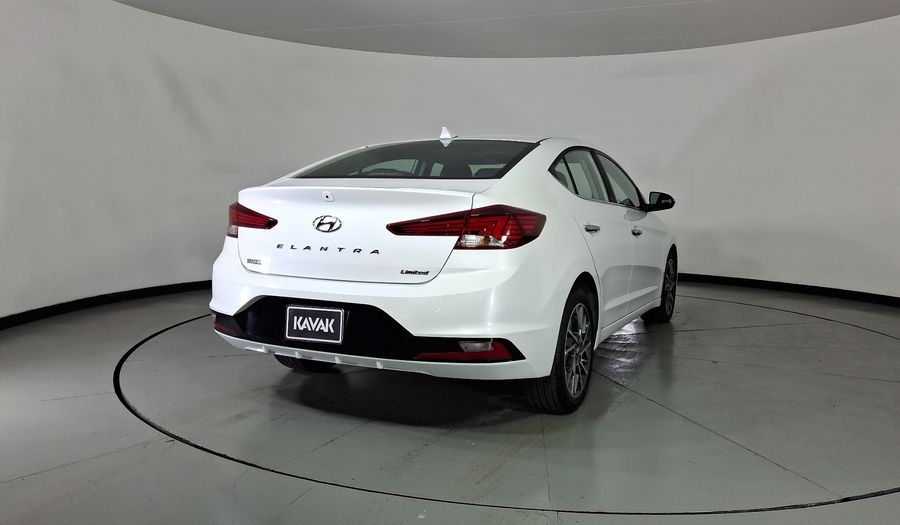 Hyundai Elantra 2.0 LIMITED TECH NAVI AUTO Sedan 2019