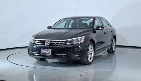 Volkswagen • Passat