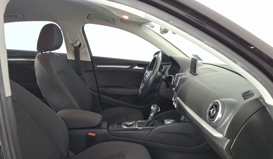 Audi A3 1.4 TFSI AMBIENTE S TRONIC Sedan 2015