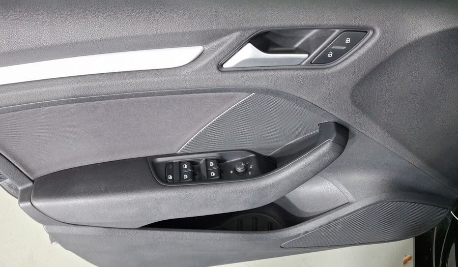 Audi A3 1.4 TFSI AMBIENTE S TRONIC Sedan 2015