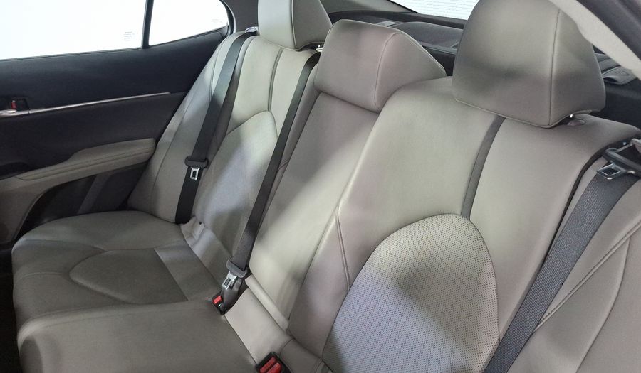 Toyota Camry 2.5 XLE AUTO Sedan 2021