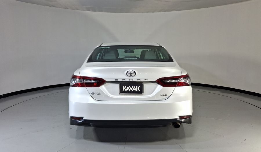 Toyota Camry 2.5 XLE AUTO Sedan 2021