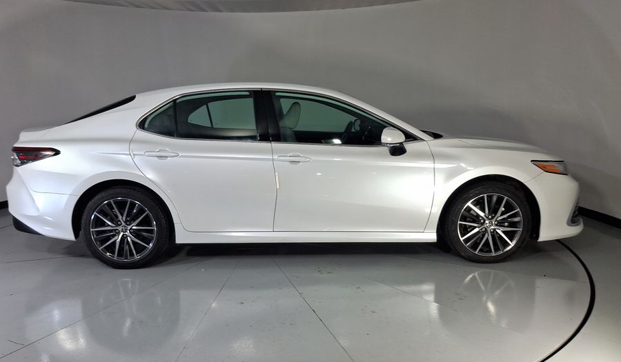 Toyota Camry 2.5 XLE AUTO Sedan 2021