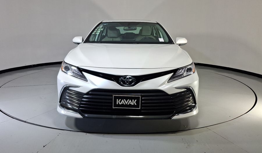Toyota Camry 2.5 XLE AUTO Sedan 2021