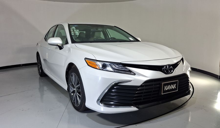 Toyota Camry 2.5 XLE AUTO Sedan 2021