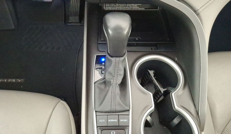 Toyota Camry 2.5 XLE AUTO Sedan 2021