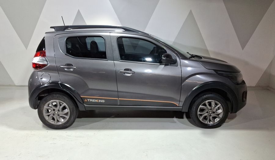 Fiat Mobi 1.0 TREKKING Hatchback 2024