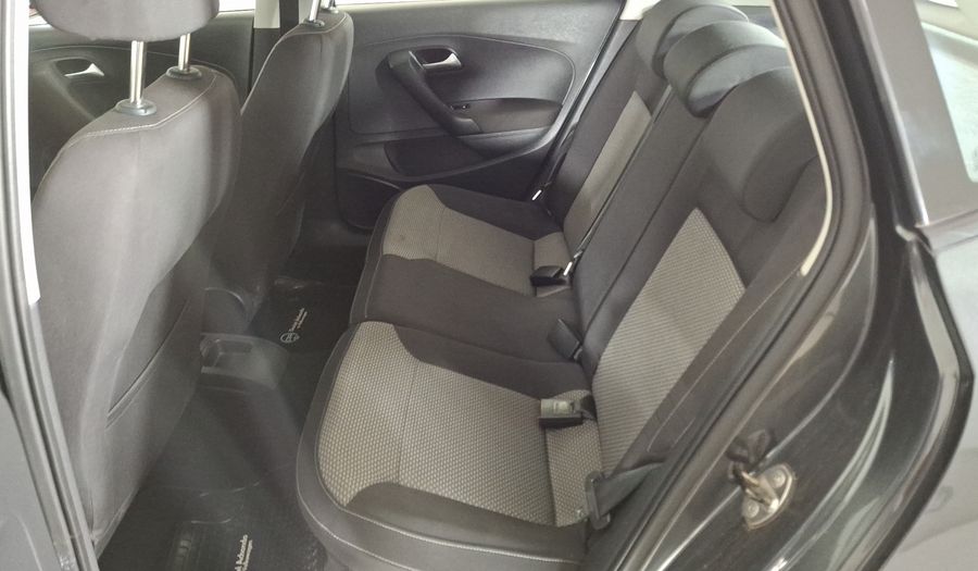 Volkswagen Polo 1.6 AUTO HIGHLINE Hatchback 2017