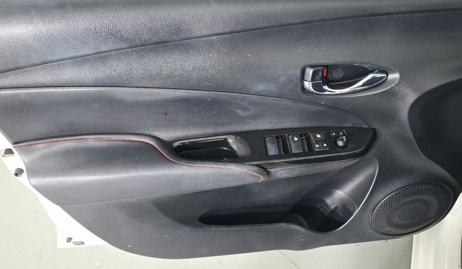 Toyota Yaris 1.5 S AUTO Hatchback 2019