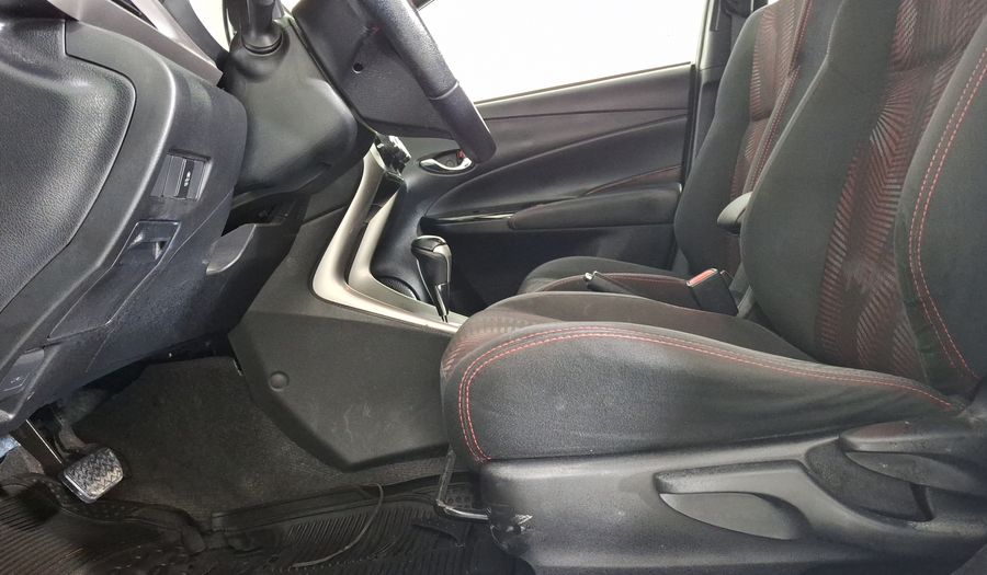 Toyota Yaris 1.5 S AUTO Hatchback 2019