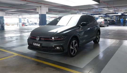 Volkswagen • Polo