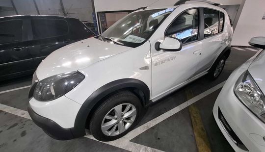 Renault • Sandero Stepway