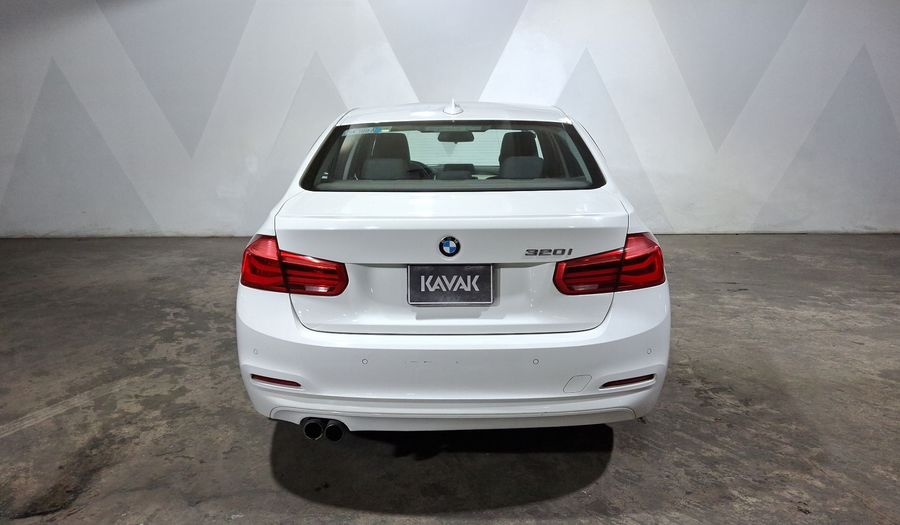 Bmw Serie 3 2.0 320IA Sedan 2016