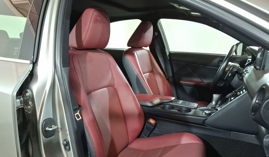 Lexus Is 2.0 300 AUTO Sedan 2024