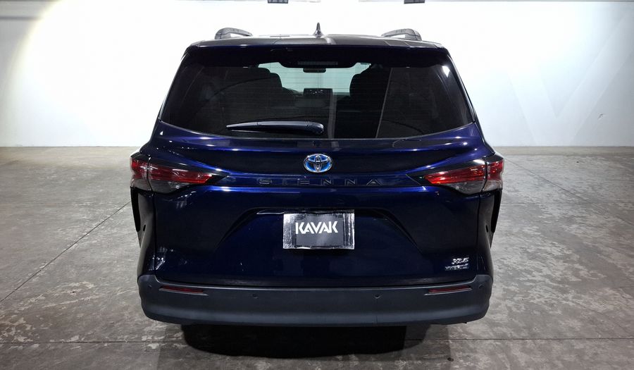 Toyota Sienna 2.5 HEV XLE AUTO Minivan 2022