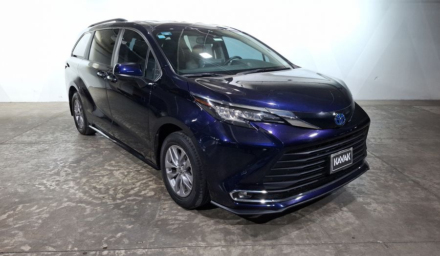 Toyota Sienna 2.5 HEV XLE AUTO Minivan 2022