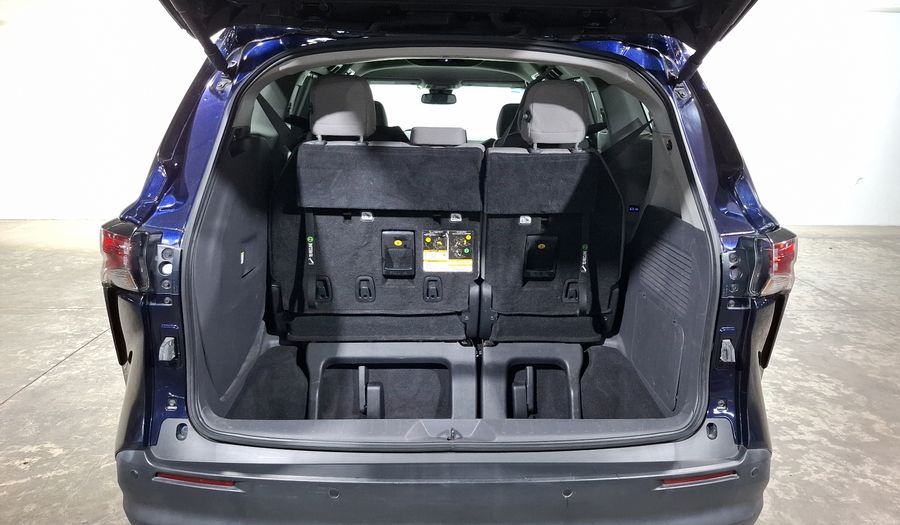 Toyota Sienna 2.5 HEV XLE AUTO Minivan 2022
