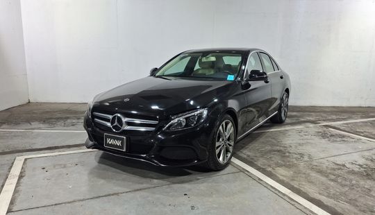 Mercedes Benz • Clase C