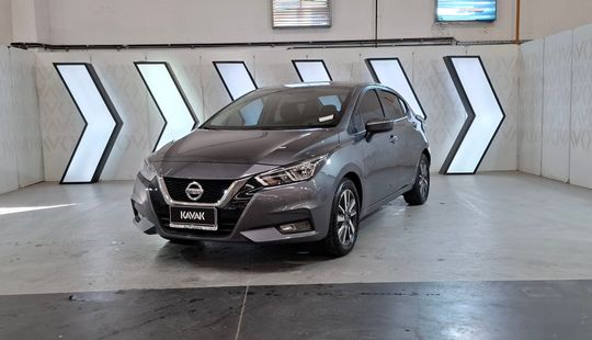 Nissan • Versa