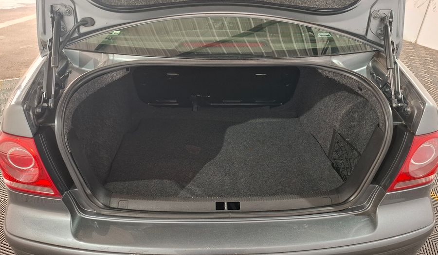 Volkswagen Bora 2.0 TRENDLINE TIPTRONIC Sedan 2011