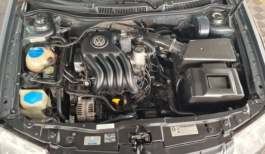 Volkswagen Bora 2.0 TRENDLINE TIPTRONIC Sedan 2011