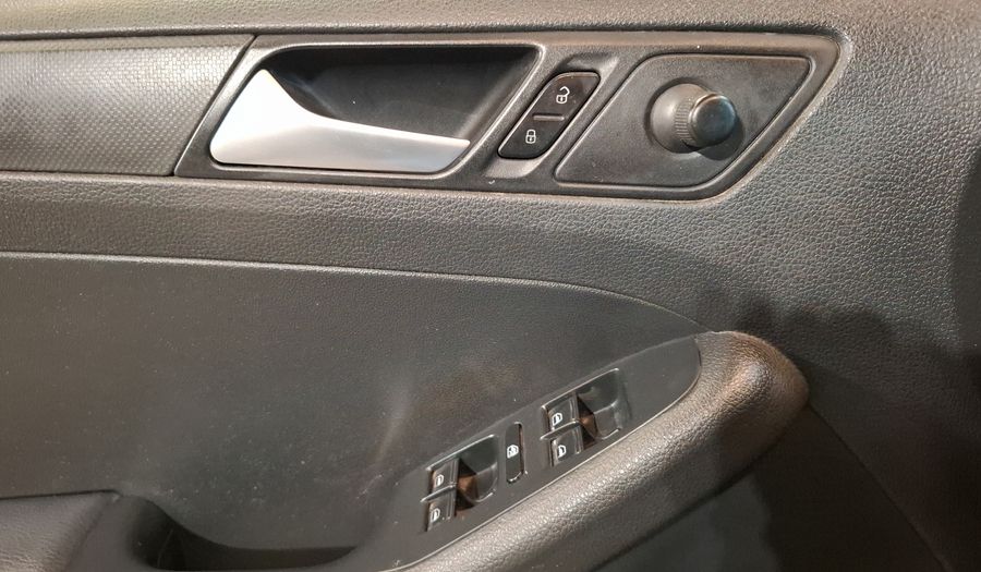 Volkswagen Jetta 2.0 MT Sedan 2018