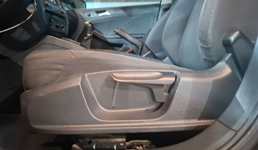Volkswagen Jetta 2.0 MT Sedan 2018