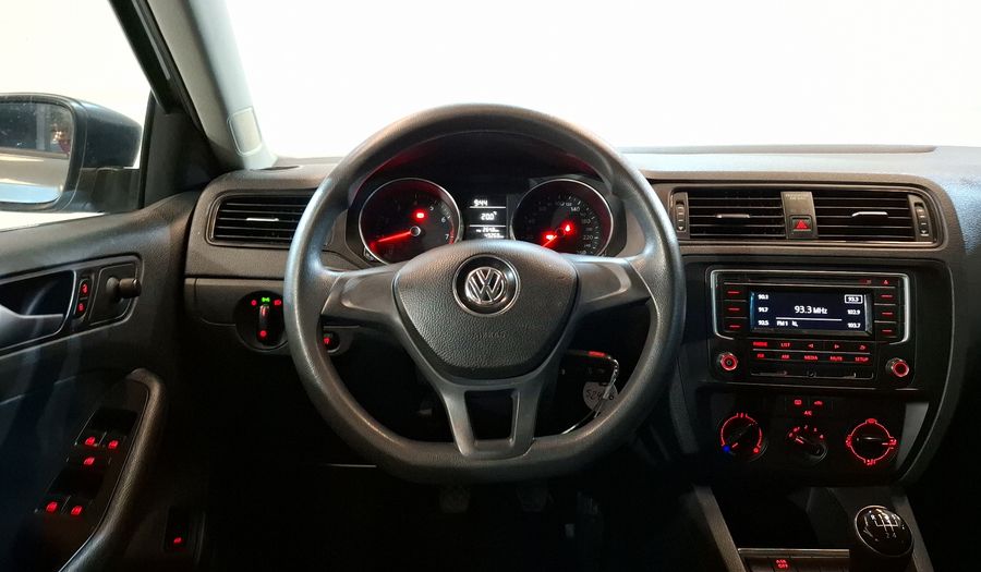 Volkswagen Jetta 2.0 MT Sedan 2018
