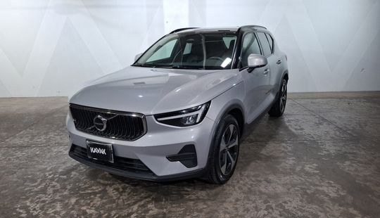 Volvo • XC40