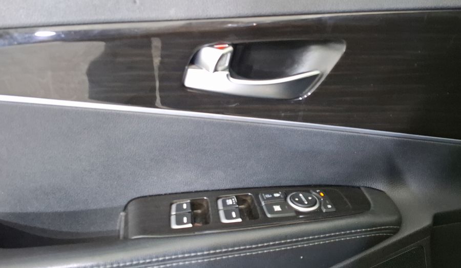 Kia Sorento 2.4 LX AUTO Suv 2020