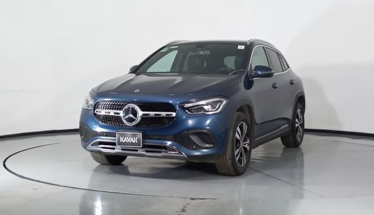 Mercedes Benz • Clase GLA